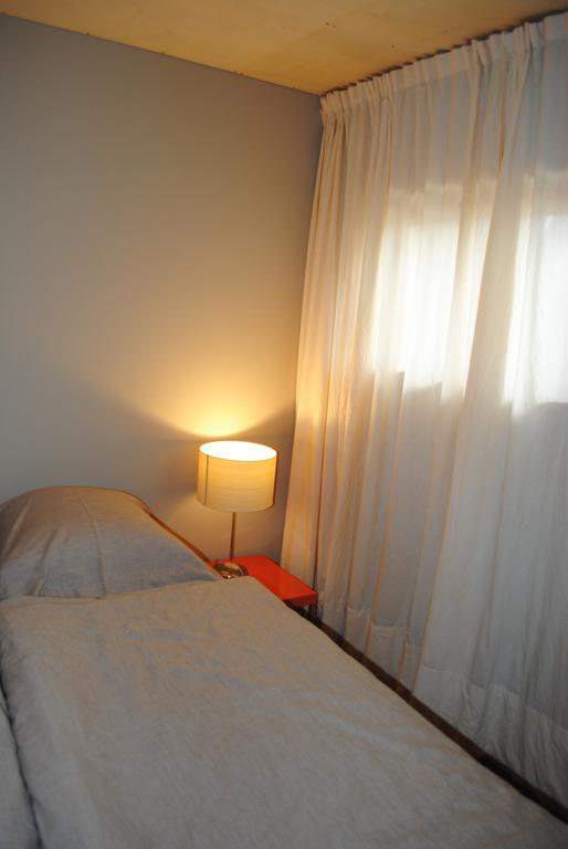 Hotel Les Foucauds Saint-Quentin-de-Caplong Zimmer foto