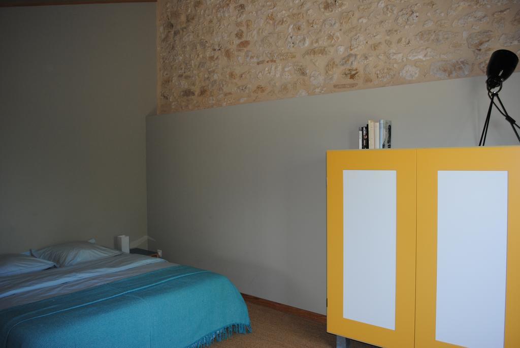 Hotel Les Foucauds Saint-Quentin-de-Caplong Zimmer foto