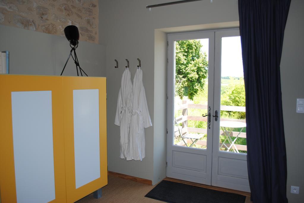 Hotel Les Foucauds Saint-Quentin-de-Caplong Zimmer foto