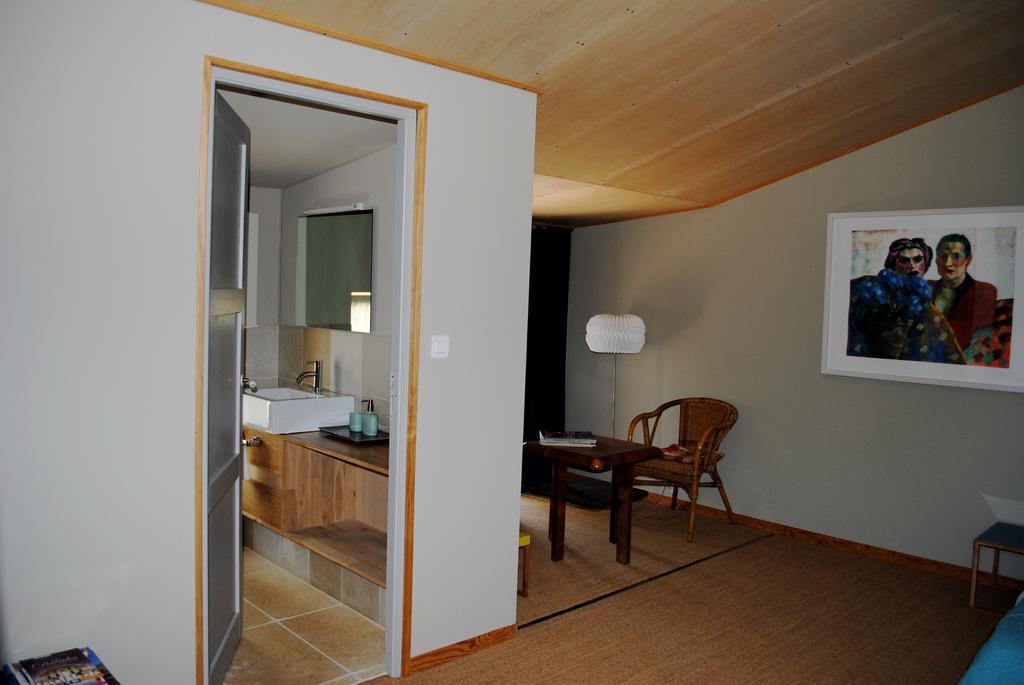 Hotel Les Foucauds Saint-Quentin-de-Caplong Zimmer foto