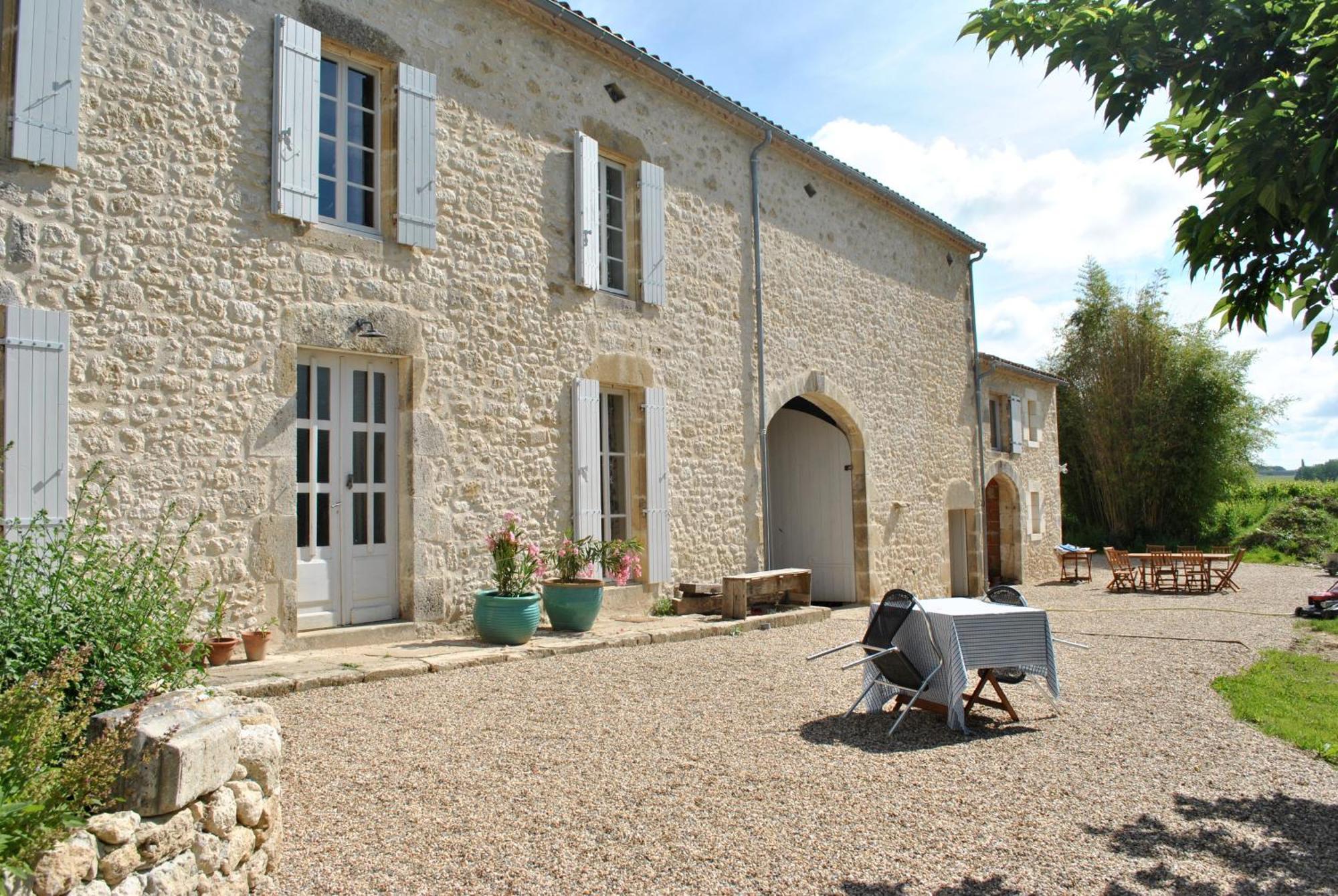 Hotel Les Foucauds Saint-Quentin-de-Caplong Exterior foto