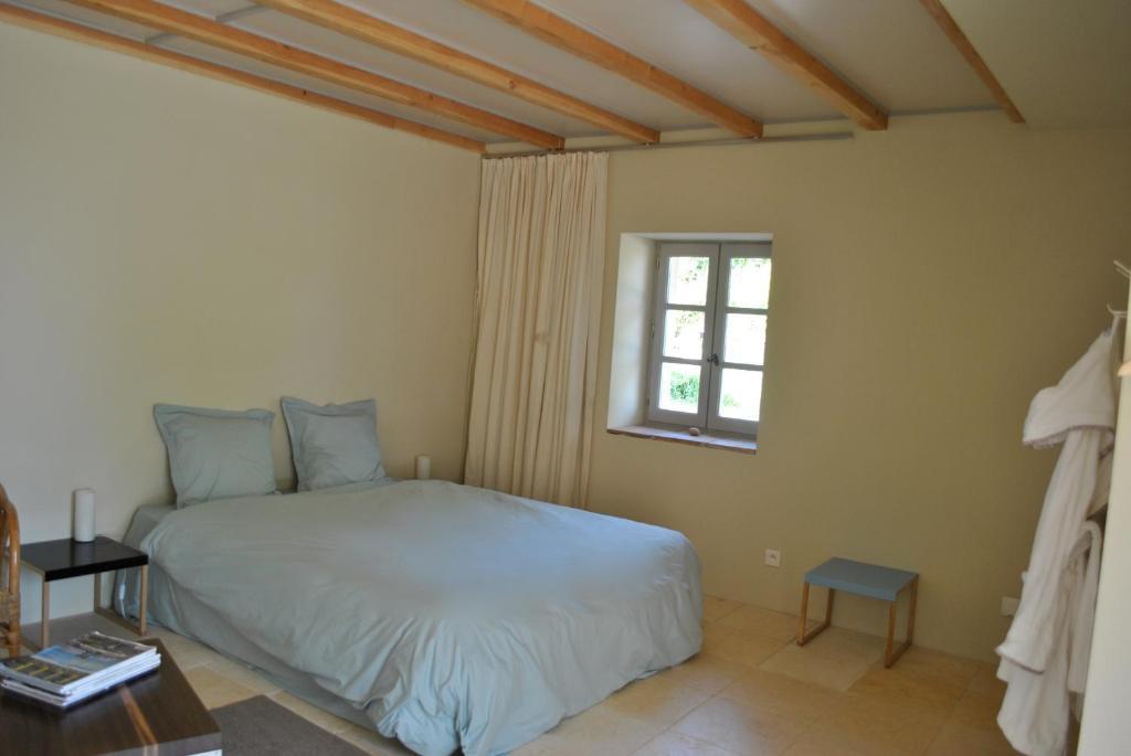 Hotel Les Foucauds Saint-Quentin-de-Caplong Zimmer foto