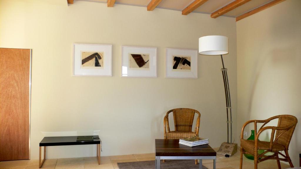 Hotel Les Foucauds Saint-Quentin-de-Caplong Zimmer foto