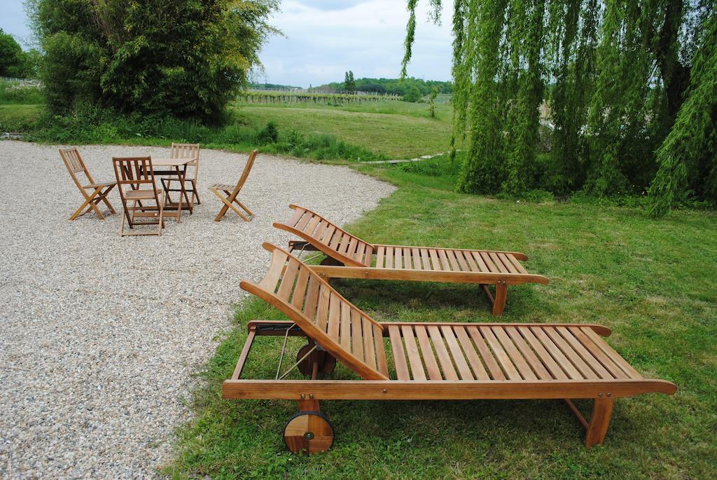 Hotel Les Foucauds Saint-Quentin-de-Caplong Zimmer foto