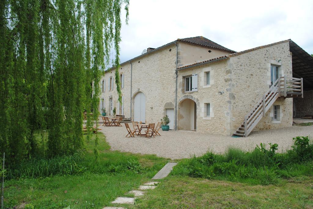 Hotel Les Foucauds Saint-Quentin-de-Caplong Zimmer foto
